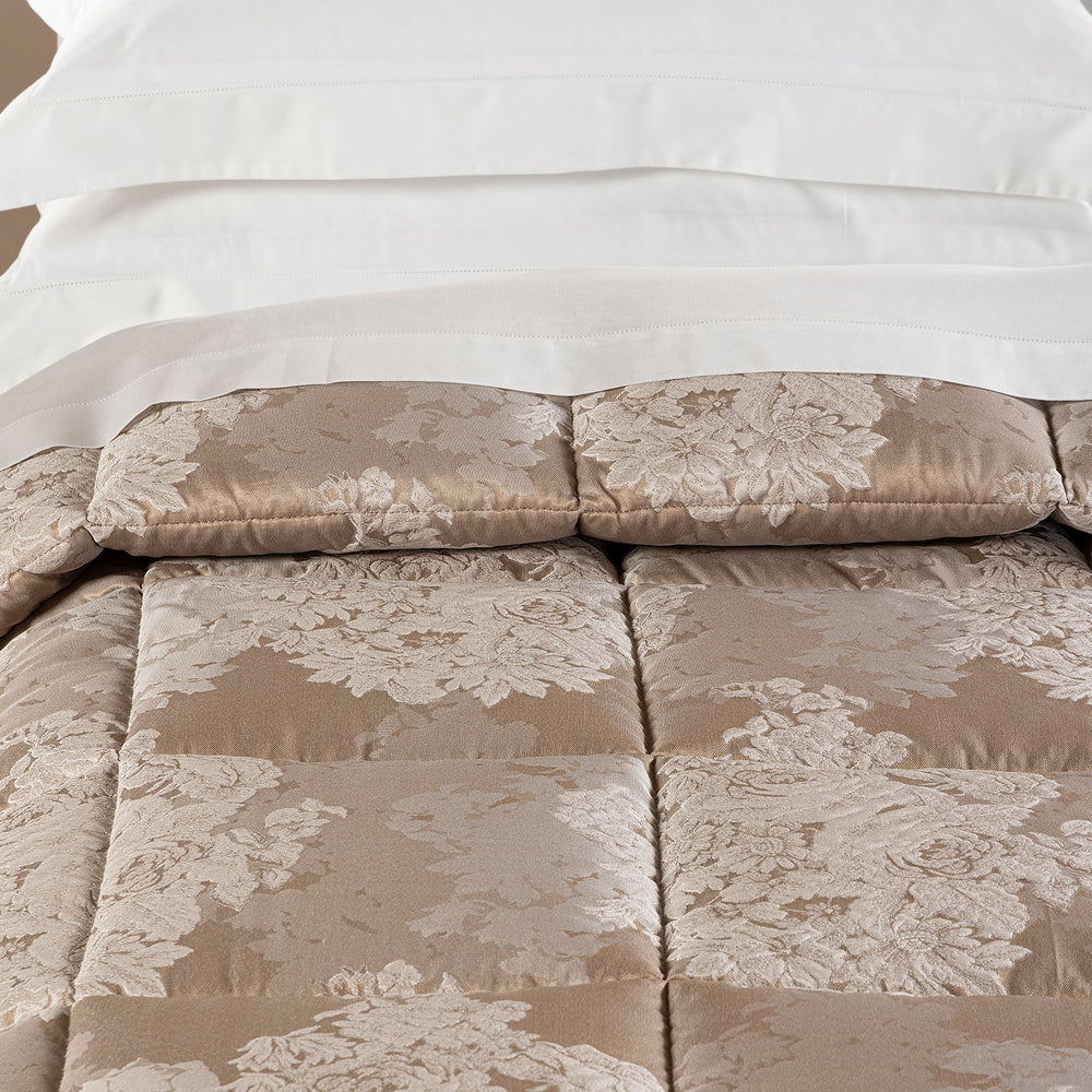 Trapunta Matrimoniale in Raso Jacquard Gloria  - CALEFFI